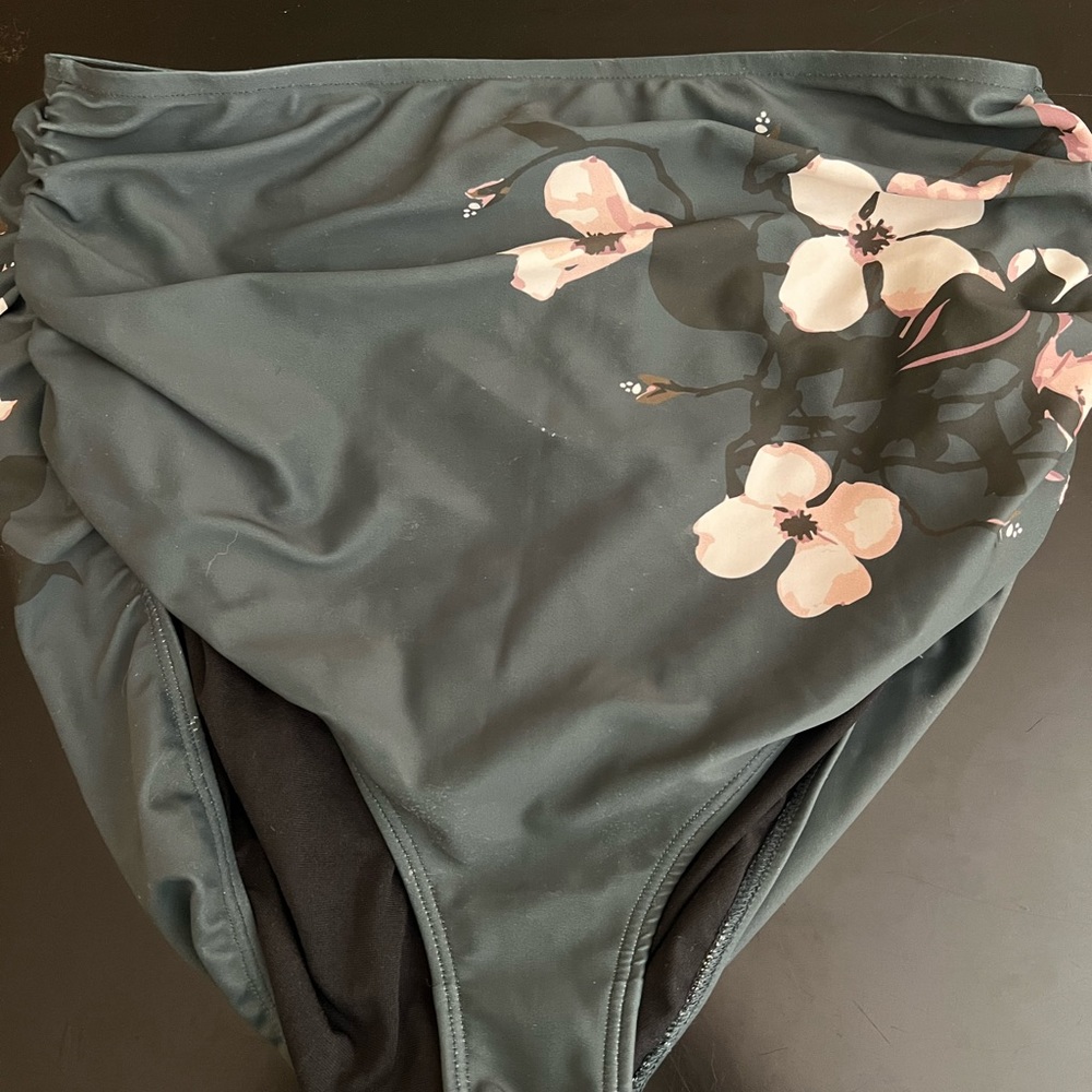 Albion fit high wasted bottoms